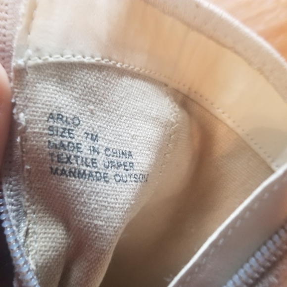 Coconuts by Matisse Booties. Light beige. Size 7 - Picture 6 of 8